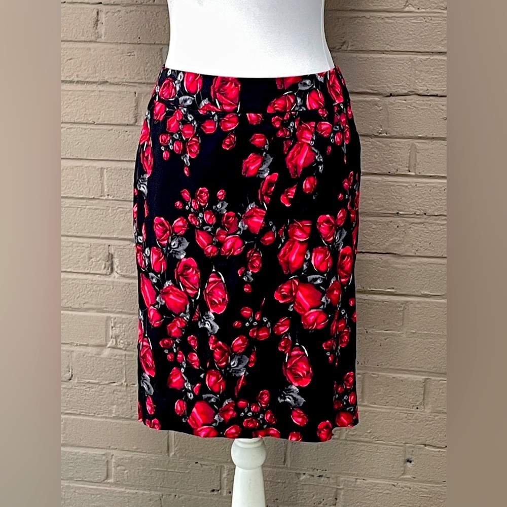 WHBM  black red rose print skirt  4